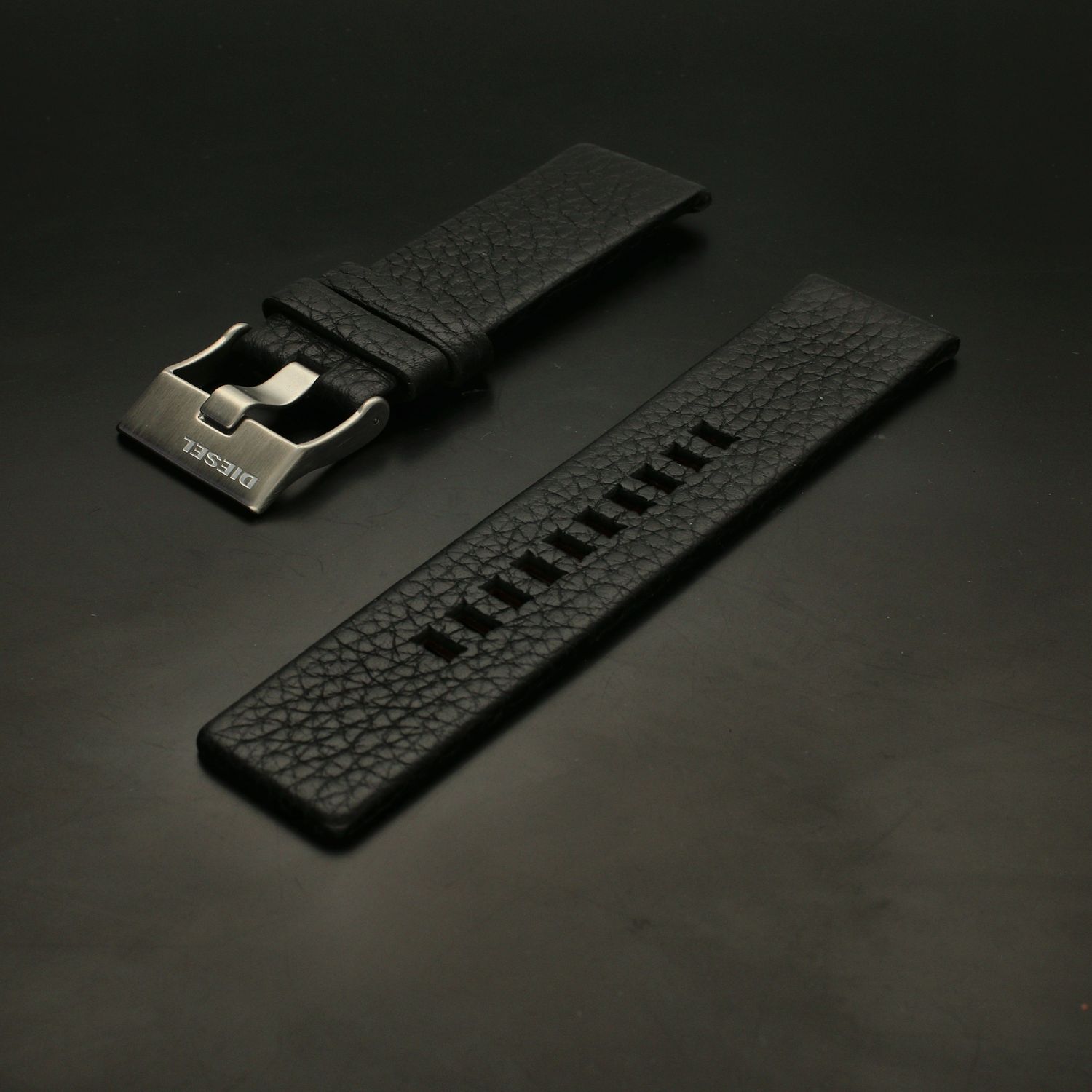 Oryginalny Pasek Diesel DZ1373 czarny.jpg